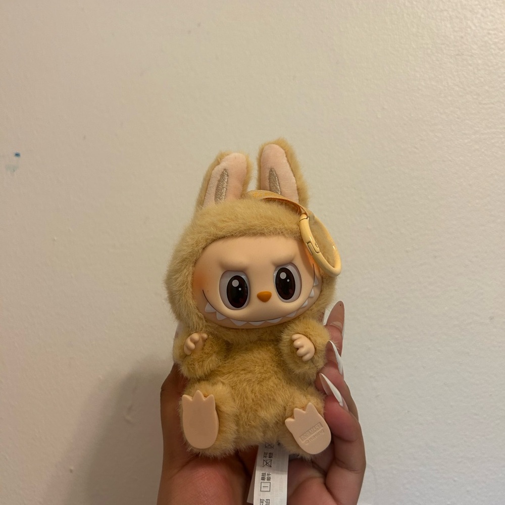 labubu baba, opened never worn 
comes w packaging